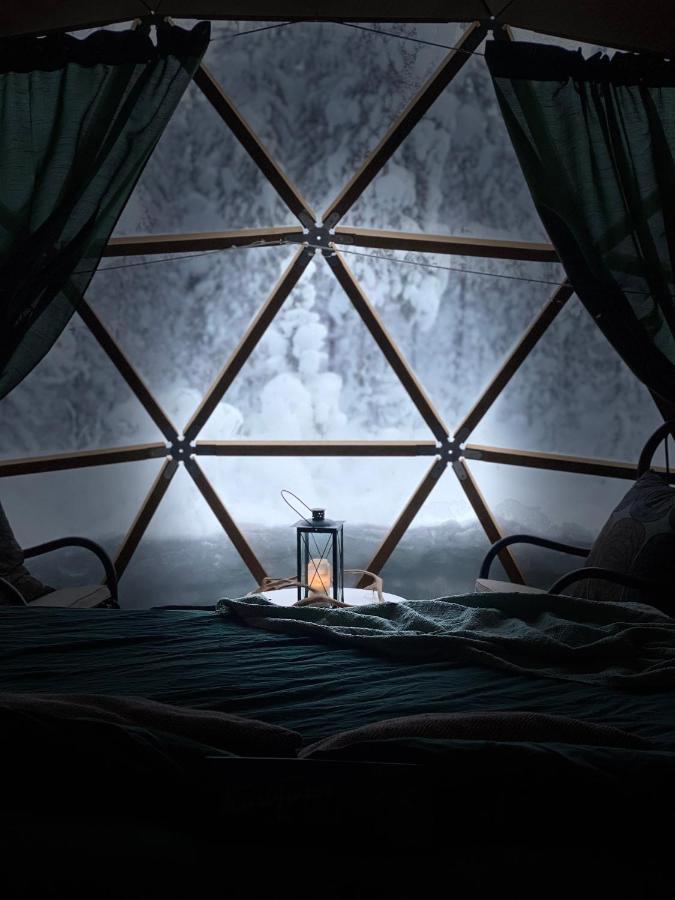 Aurora Igloo Fireplace-Heated Tents In A Secret Forest With Private Jacuzzi And Shared Sauna Bathroom And Dog Friendly Rovaniemi Eksteriør billede