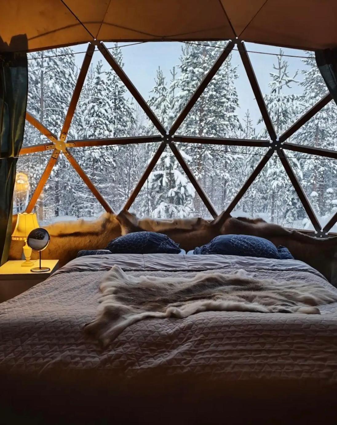 Aurora Igloo Fireplace-Heated Tents In A Secret Forest With Private Jacuzzi And Shared Sauna Bathroom And Dog Friendly Rovaniemi Eksteriør billede