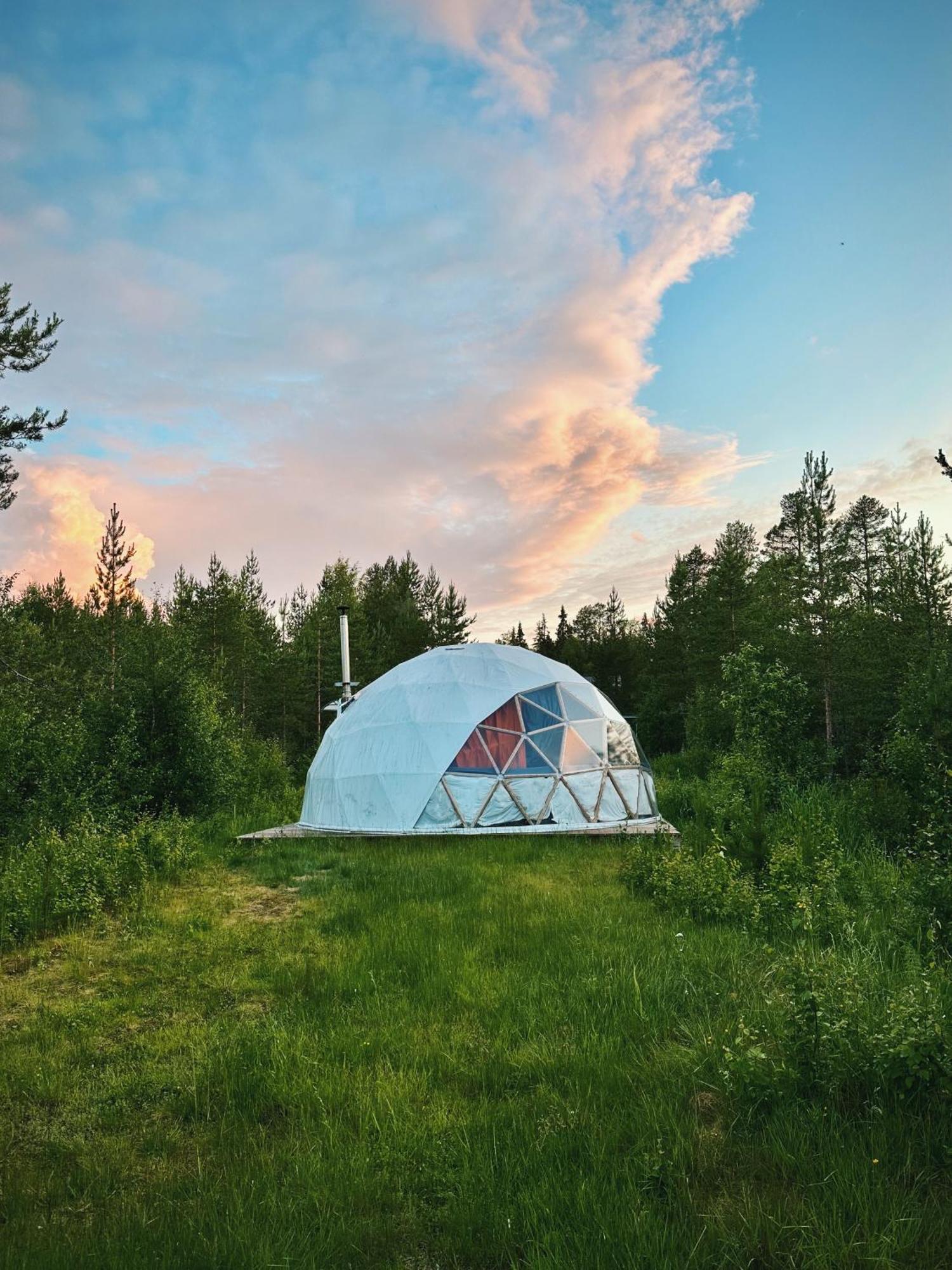 Aurora Igloo Fireplace-Heated Tents In A Secret Forest With Private Jacuzzi And Shared Sauna Bathroom And Dog Friendly Rovaniemi Eksteriør billede