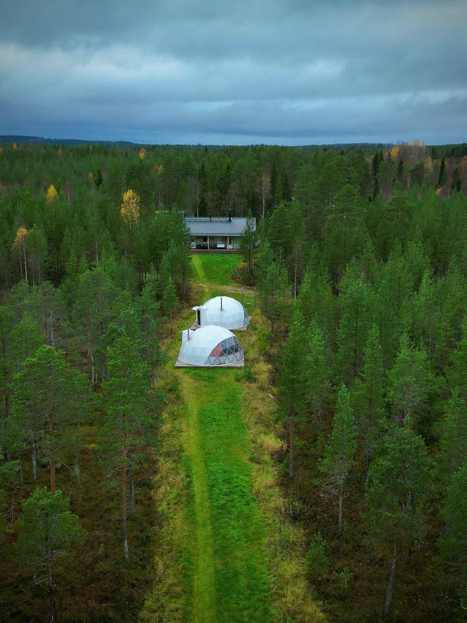 Aurora Igloo Fireplace-Heated Tents In A Secret Forest With Private Jacuzzi And Shared Sauna Bathroom And Dog Friendly Rovaniemi Eksteriør billede